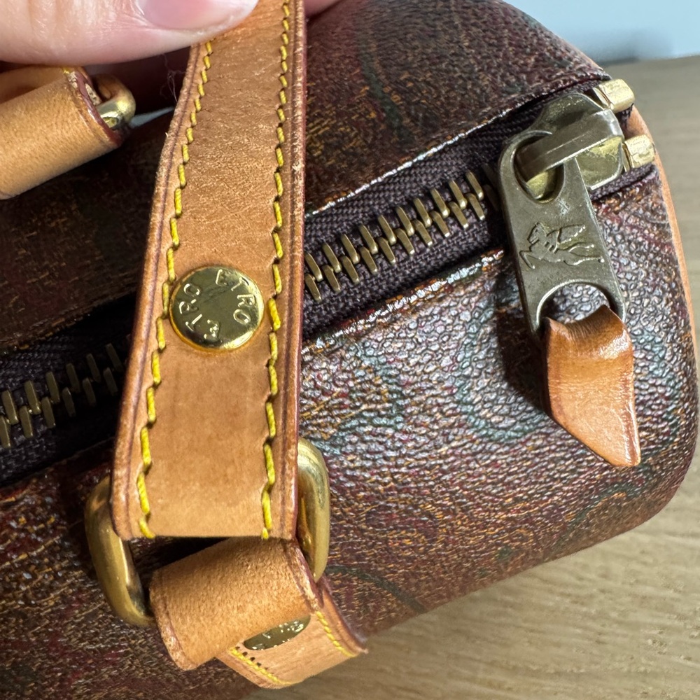 Vintage Etro Milano barrel handbag - Picture 7 of 15